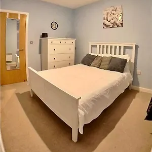 Apartment Two Bedroom Entire Flat In Darlington With Free Parking, Wifi And Lots, Darlington (Durham)