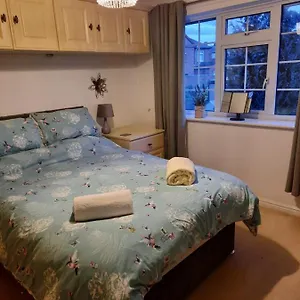 Apartment Redmire - 2 Bed 1st Floor Flat Overlooking Green, Darlington (Durham)